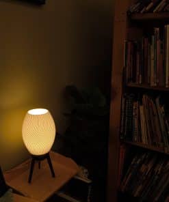 LUUMI Wave lamp with legs stand
